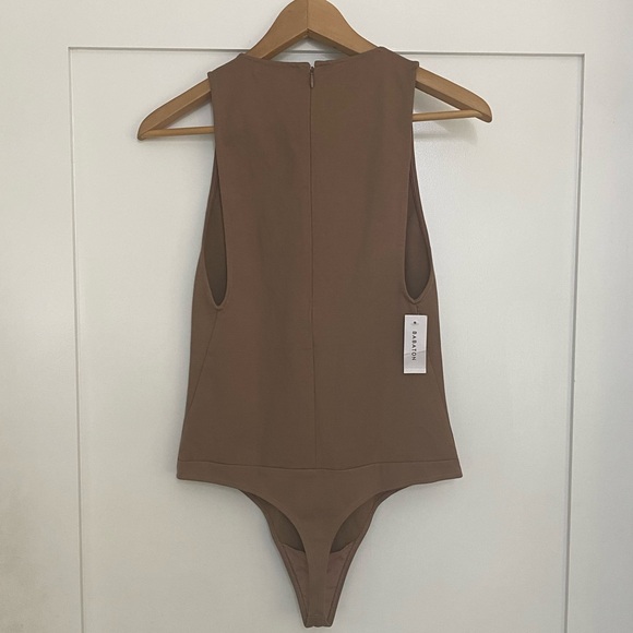 New Aritzia Babaton high neck Arnold Nutmeg Muscade  Bodysuit Size M Wtags ⭐️⭐️ - Picture 3 of 17
